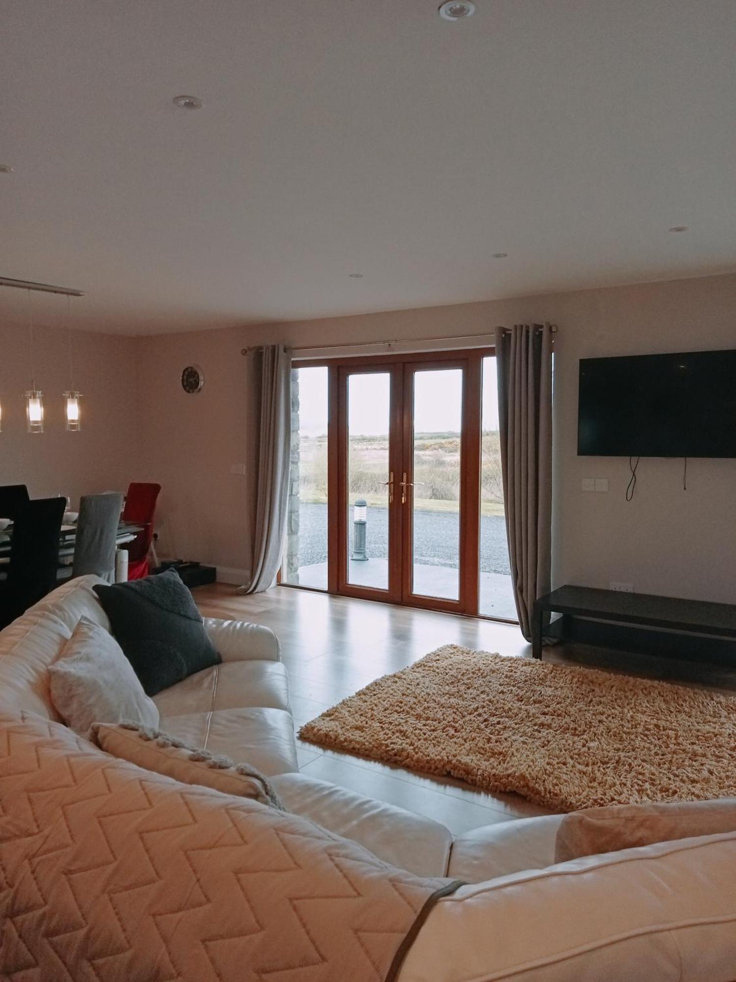 This Is It - Along The Coast Foghill Extérieur photo
